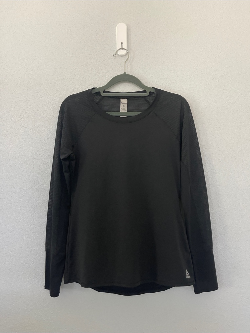Reebok Women’s Black Mesh Long Sleeve Performance Athletic Top Size Small